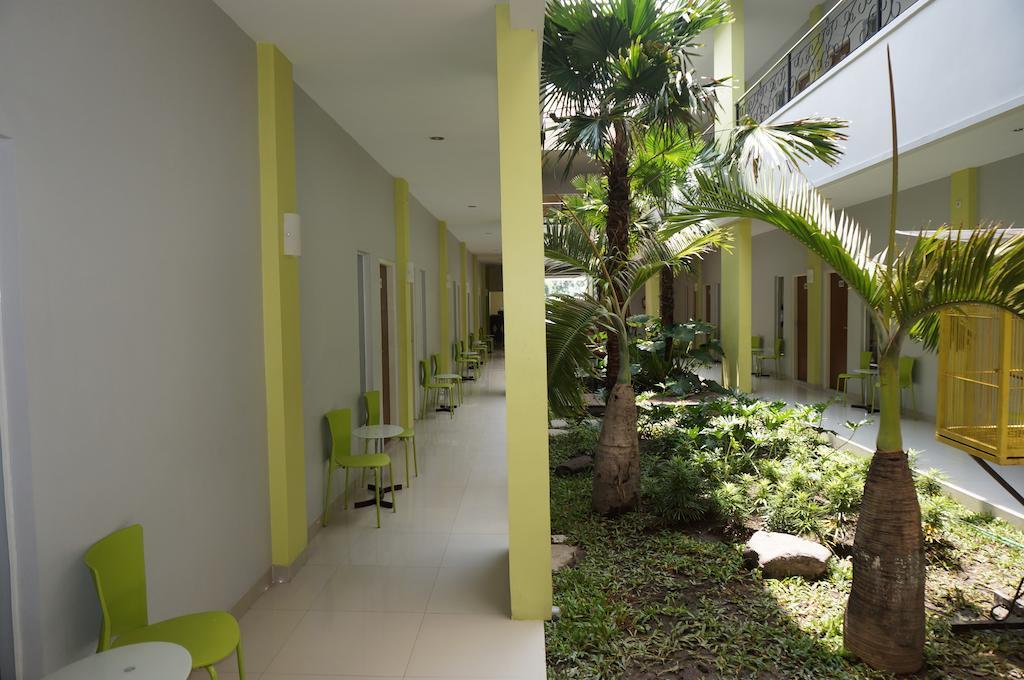 Zaen Hotel Syariah Solo Exterior foto