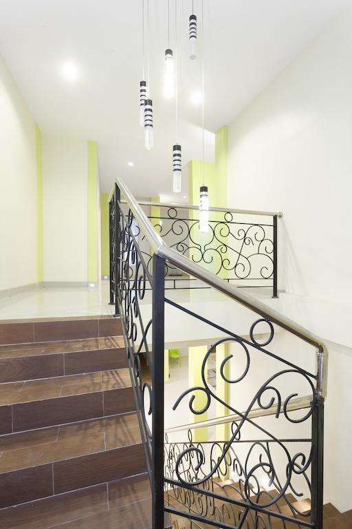 Zaen Hotel Syariah Solo Exterior foto